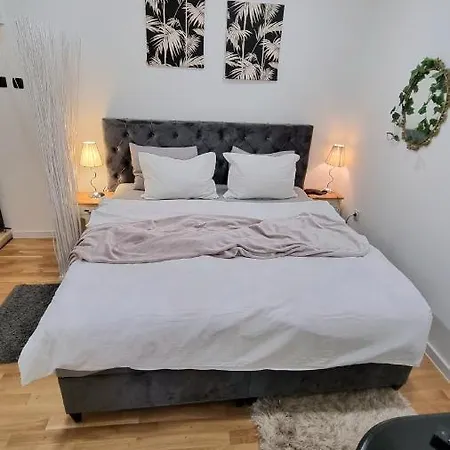 Place 4 U Center *