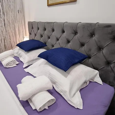 Apartment Place 4 U Center *