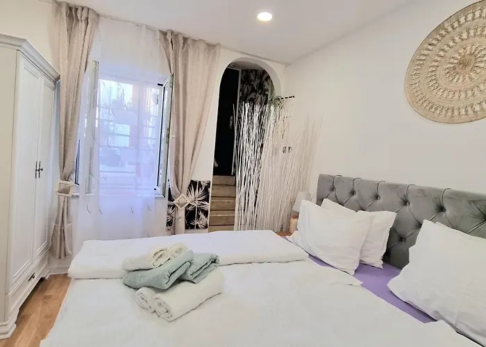 Place 4 U Center Апартаменты