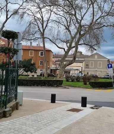 Апартаменты Place 4 U Center *